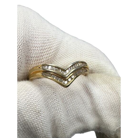 Beautiful 2 Row Chevron Style 1/4 Carat Natural Diamond Baguette Ring - Size 7 - Picture 15 of 17